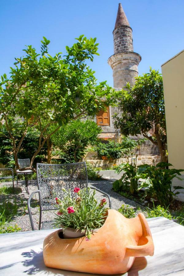 Aramis Boutique House